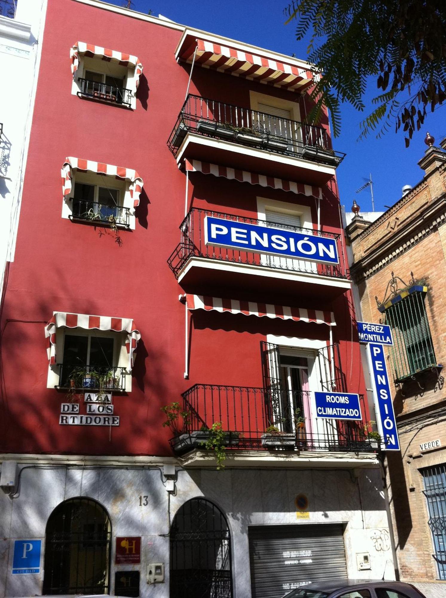 Pension Perez Montilla Sevilla Eksteriør billede